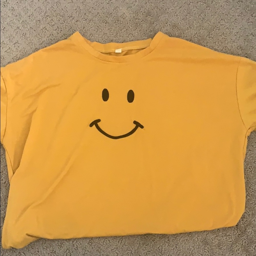 brand new romwe yellow smiley face tee!